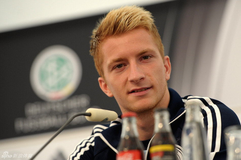 德国训练备战热身赛_高清图集_新浪网