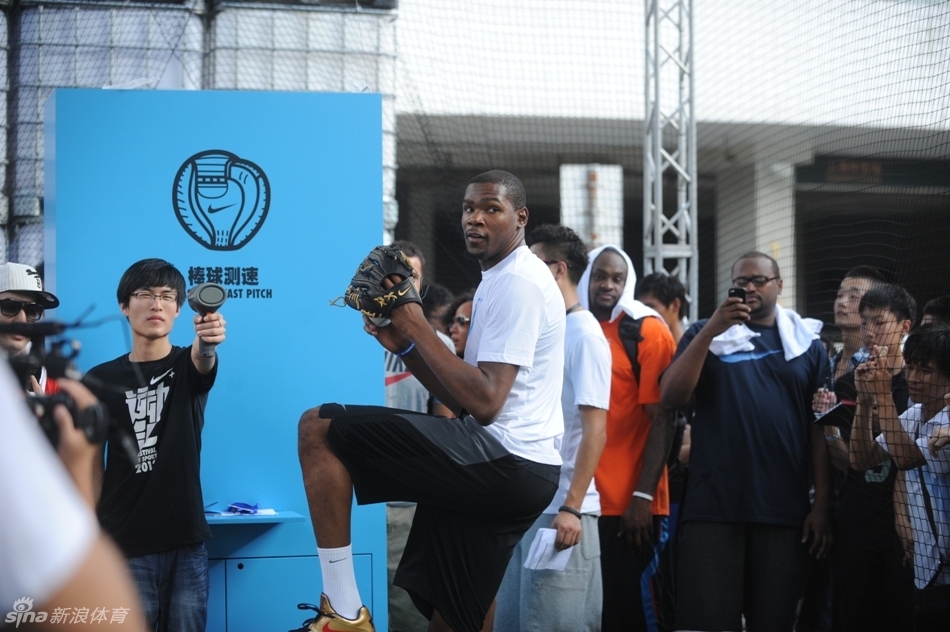 杜兰特中国行变身多面手_高清图集_新浪网