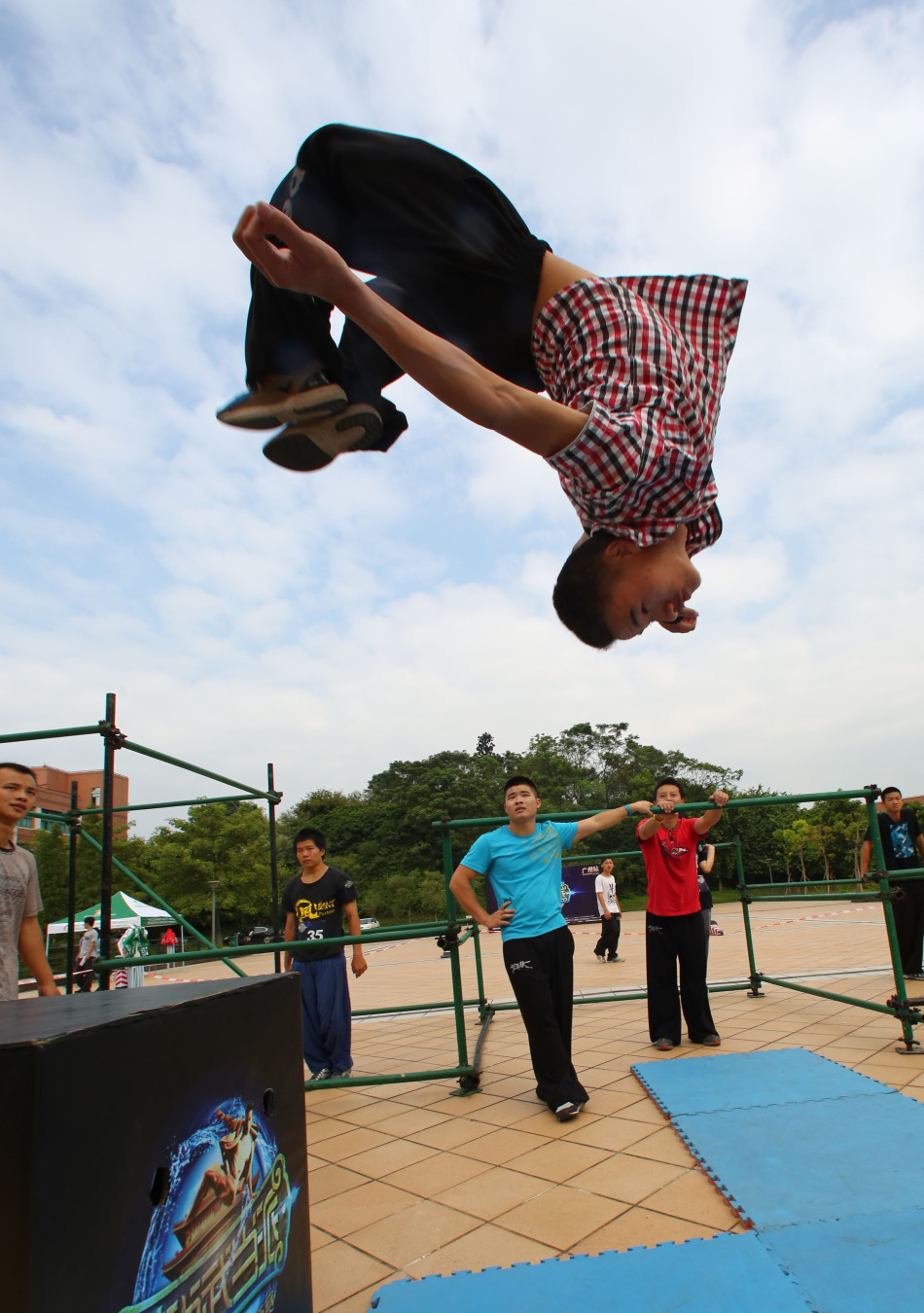水上跑酷大师赛选拔赛广州站精彩瞬间_高清图集_新浪网