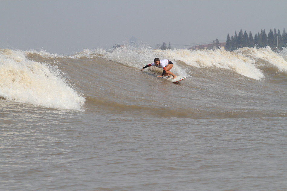 2012钱塘江冲浪赛第2日赛况_高清图集_新浪网