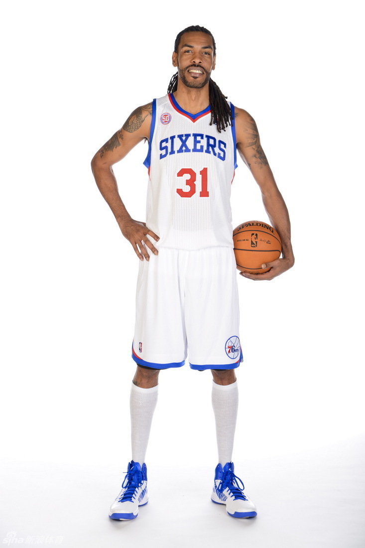 76人媒体日拜纳姆扣篮王亮相_高清图集_新浪网