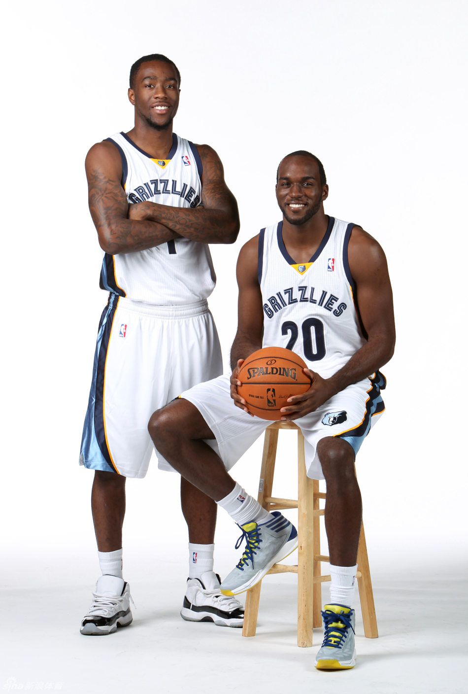 灰熊媒体日两大内线齐亮相_高清图集_新浪网