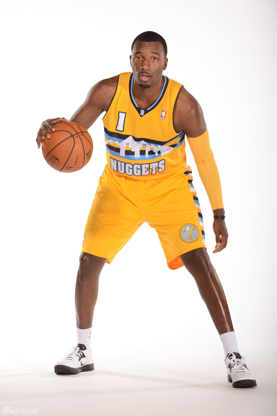 掘金媒体日伊戈达拉领衔亮相_高清图集_新浪网