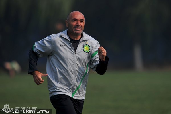 国安训练备战帕切科亲自上阵_高清图集_新浪网