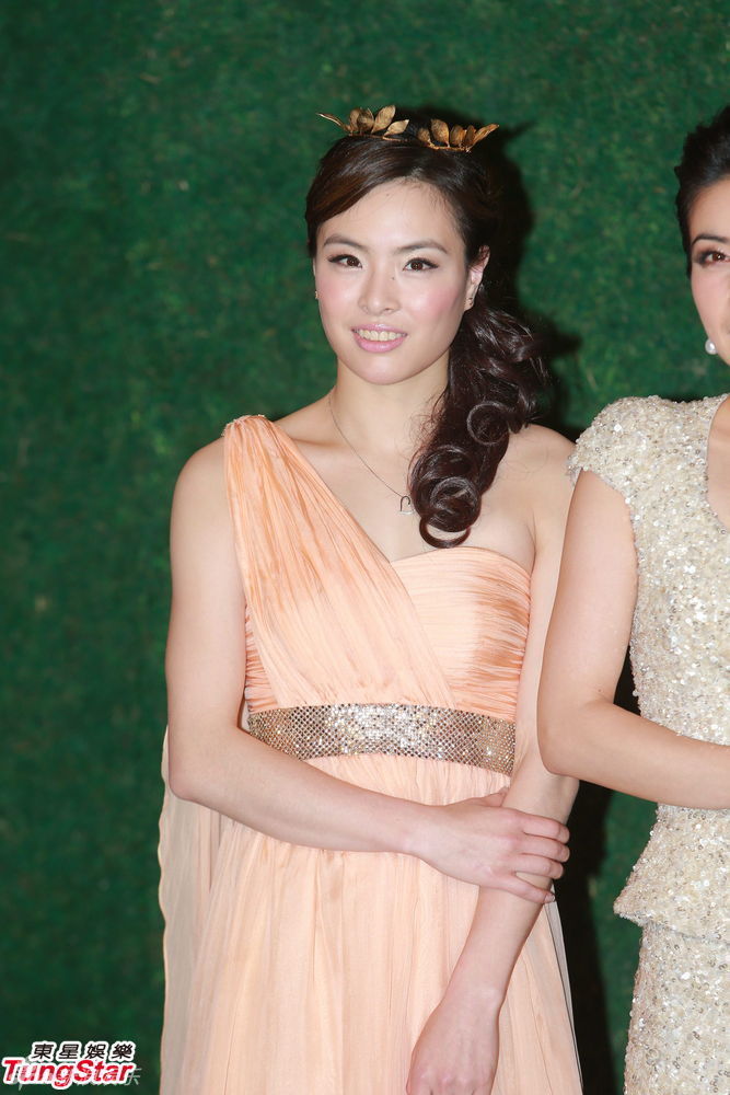 吴敏霞,霍启山陪伴新人现身