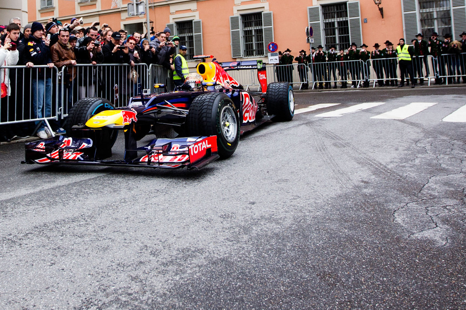 维泰尔驾红牛rb8奥地利格拉兹路演