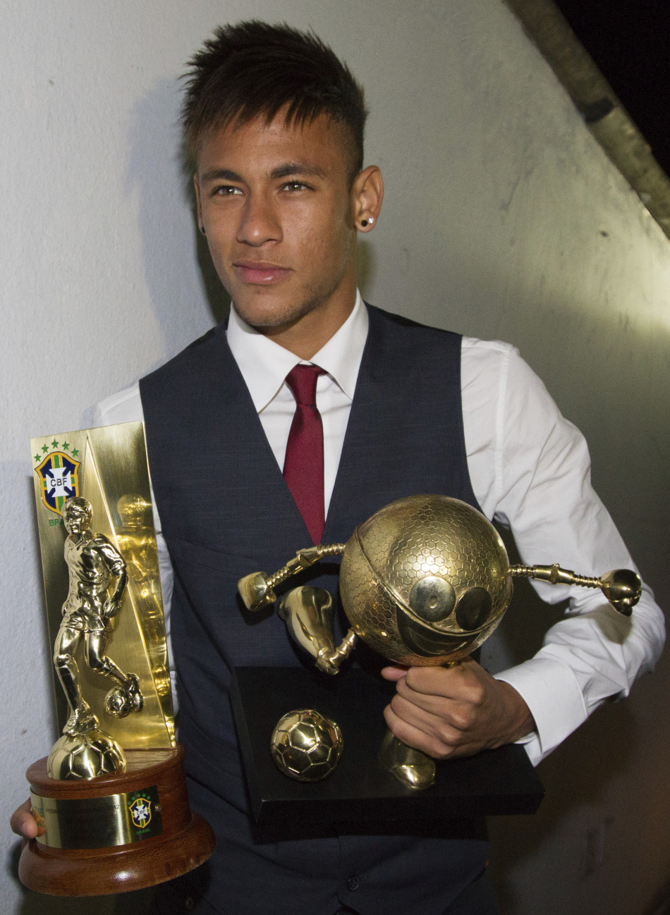 小罗内马尔出席巴西联赛颁奖_高清图集_新浪网