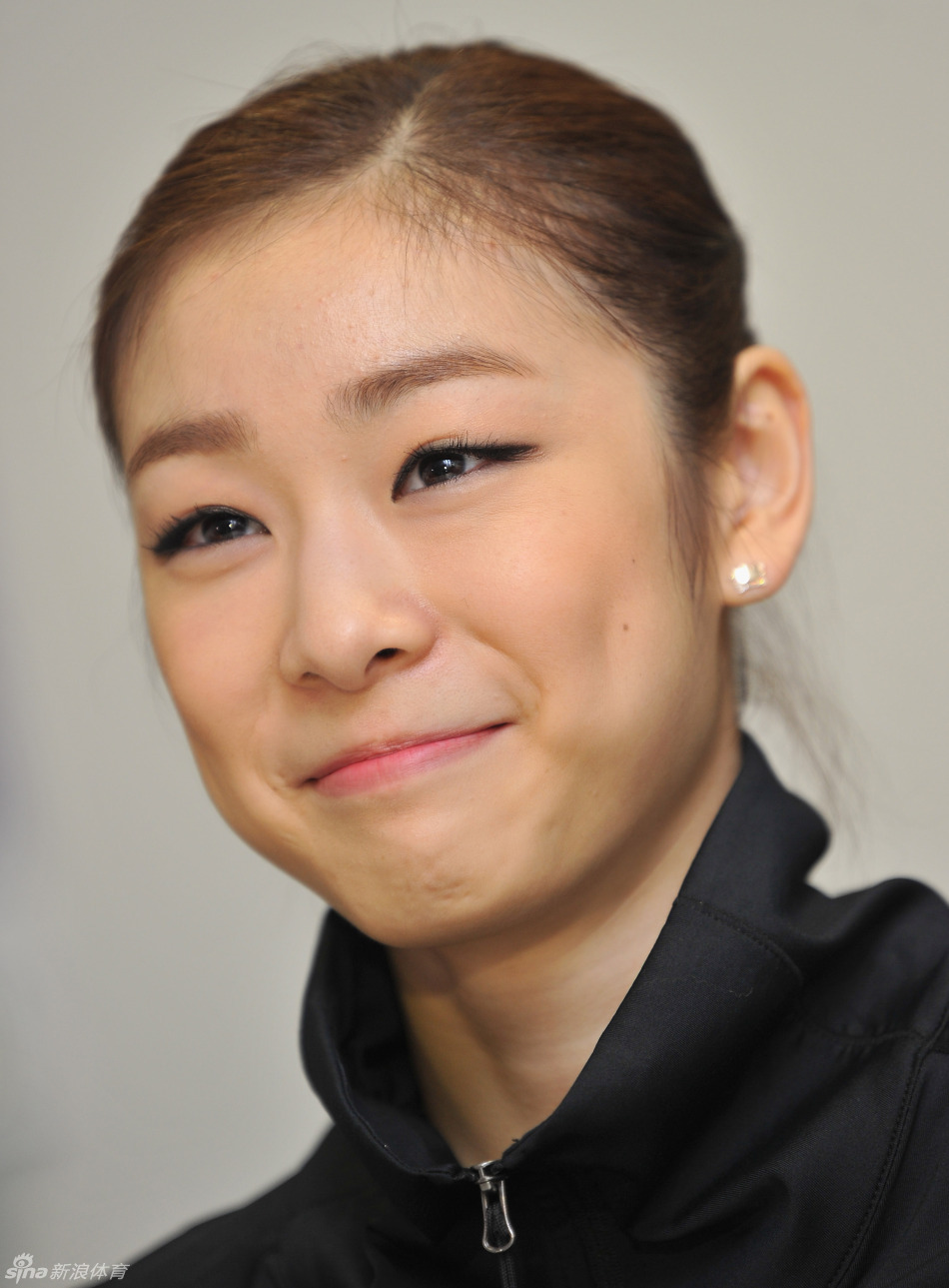 金妍儿百变表情_高清图集_新浪网