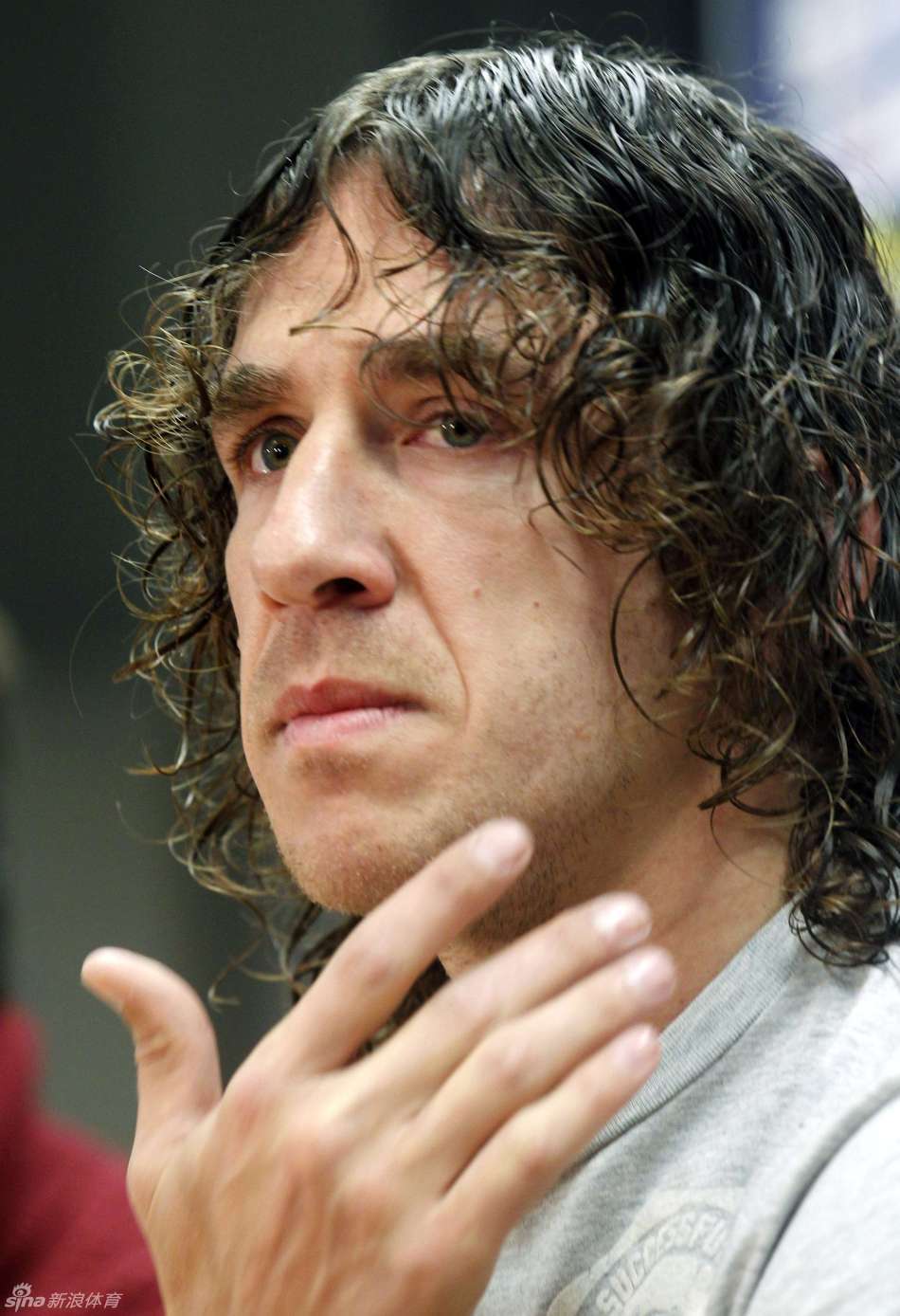 普约尔出席新闻发布会谈主帅病情_高清图集_新浪网