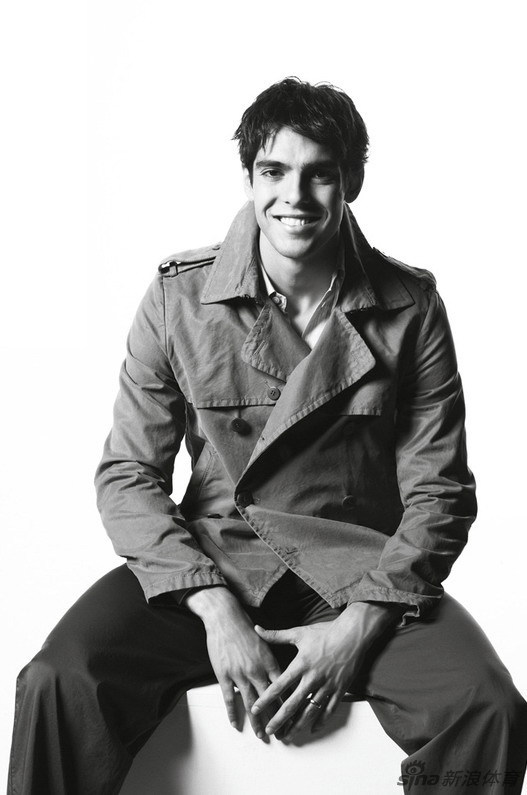 卡卡最新广告写真大片_高清图集_新浪网