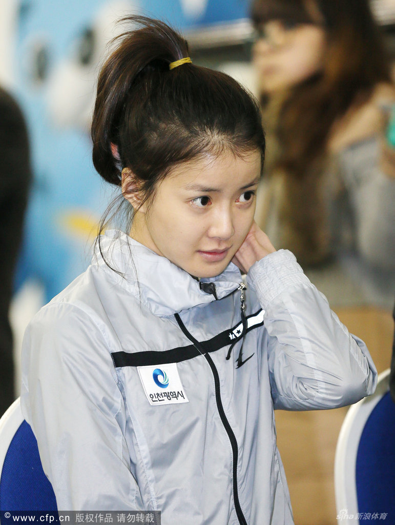 11:20:33 4 / 8 2013年1月31日,仁川,最美女拳手李诗英加盟仁川拳击队