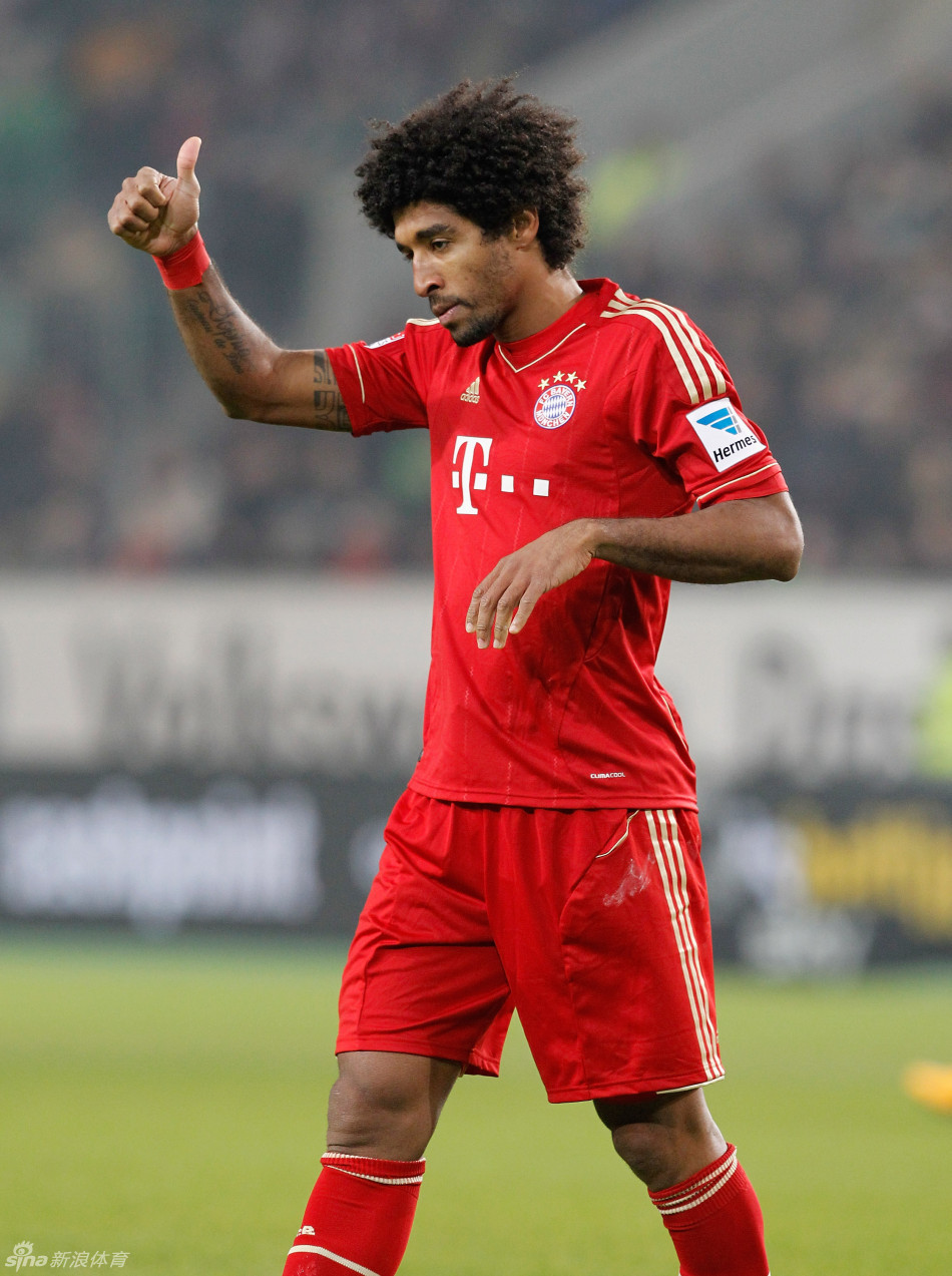 阿拉巴遭遇铲抢