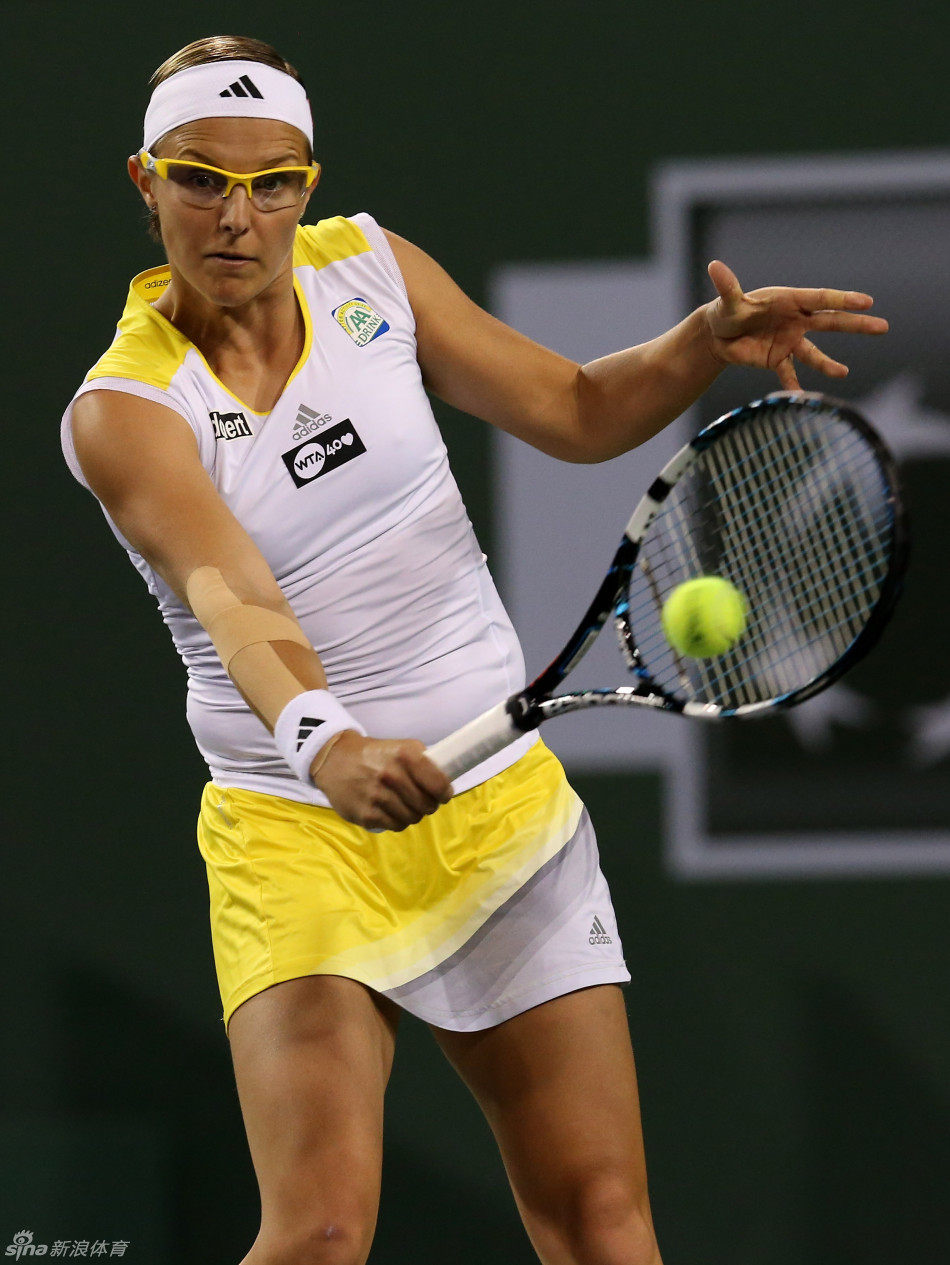 巴黎银行赛第三轮阿扎晋级_高清图集_新浪网