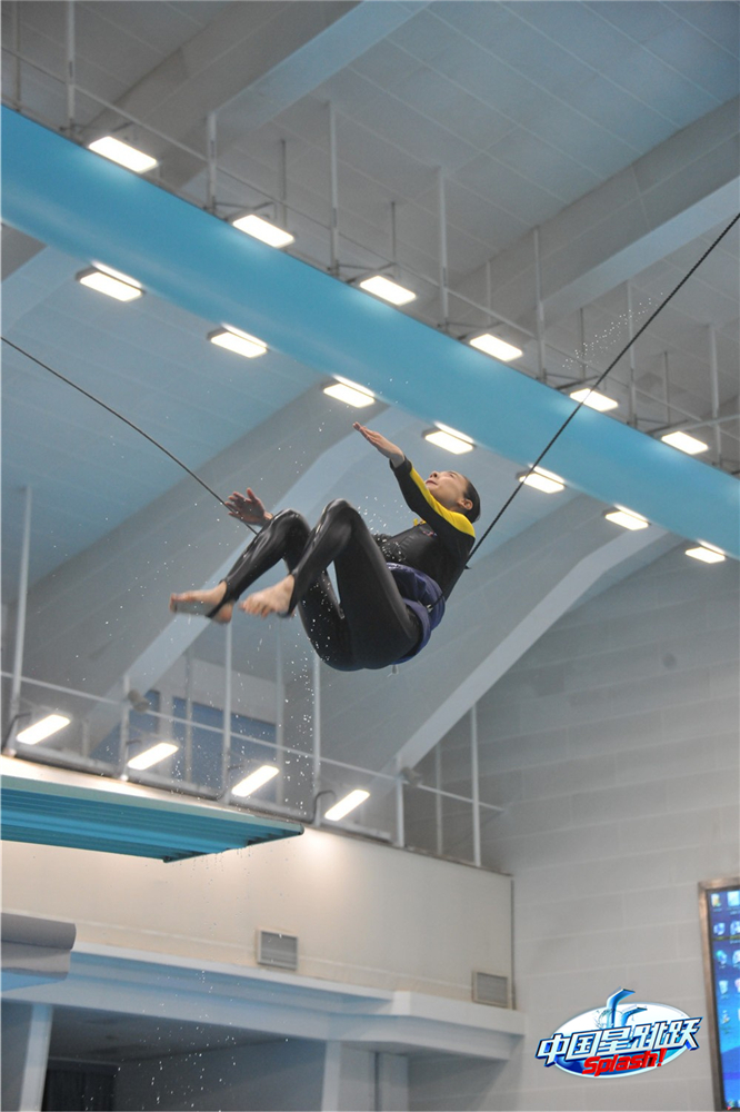 黄圣依加盟《中国星跳跃》_高清图集_新浪网