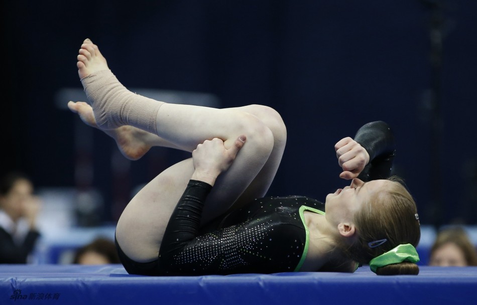 欧洲体操锦标赛英国选手受伤_高清图集_新浪网