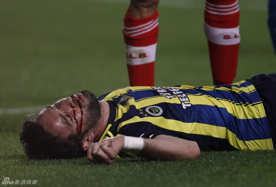 格努尔满面鲜血