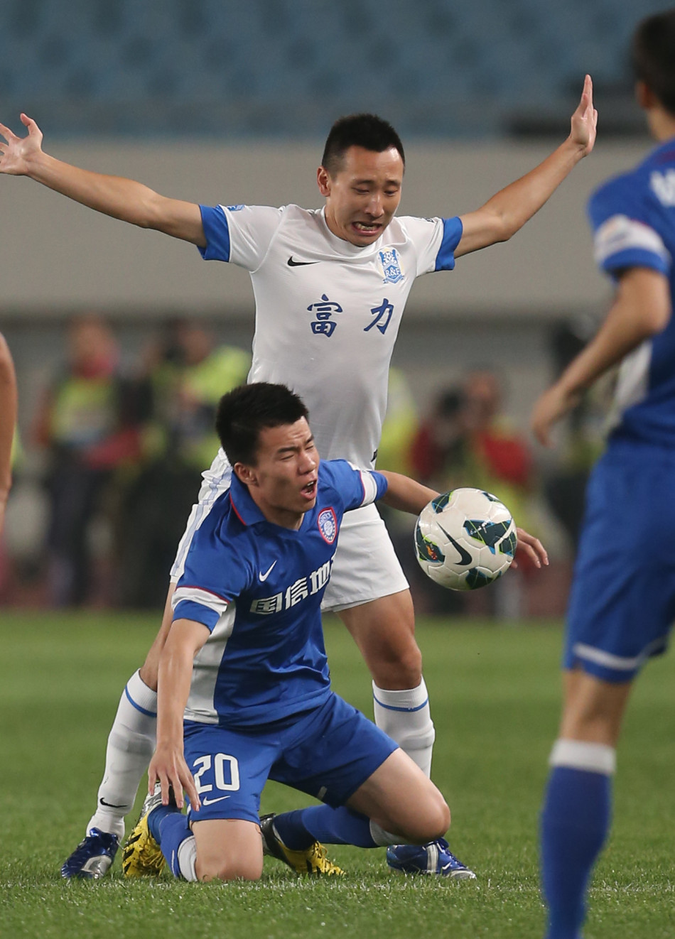 江苏舜天2-0广州富力_高清图集_新浪网