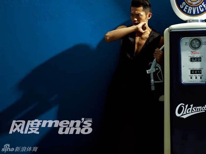 林丹杂志封面半裸诱惑_高清图集_新浪网