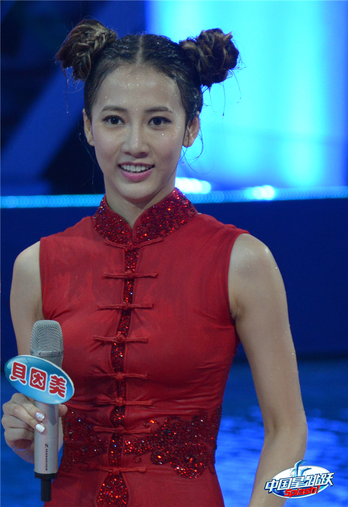 微笑女神弦子搭档周韦彤_高清图集_新浪网