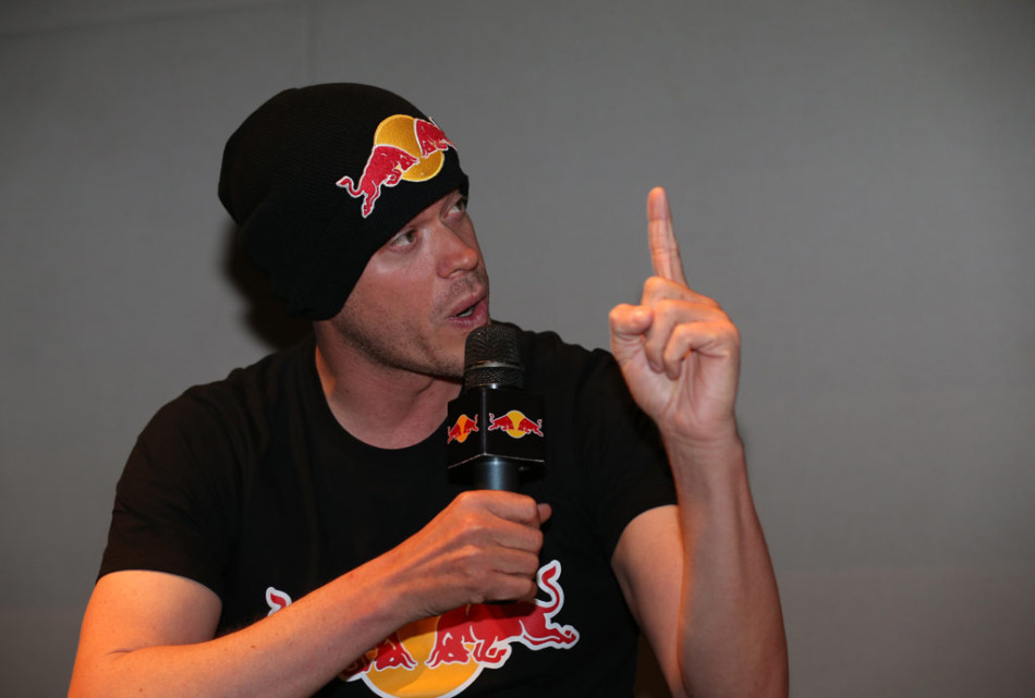 1 / 10 "天门飞甲"--杰布-克里斯媒体见面会上,克里斯宣布将穿越难度