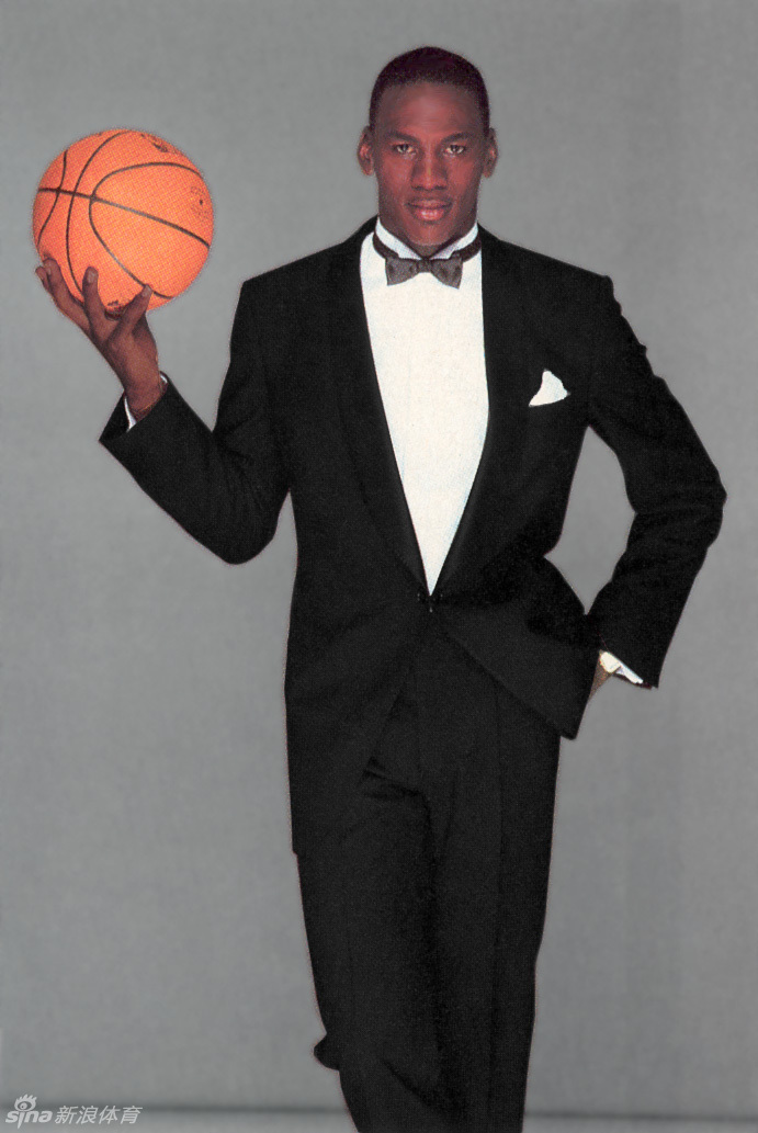 乔丹新秀赛季珍藏照片_高清图集_新浪网