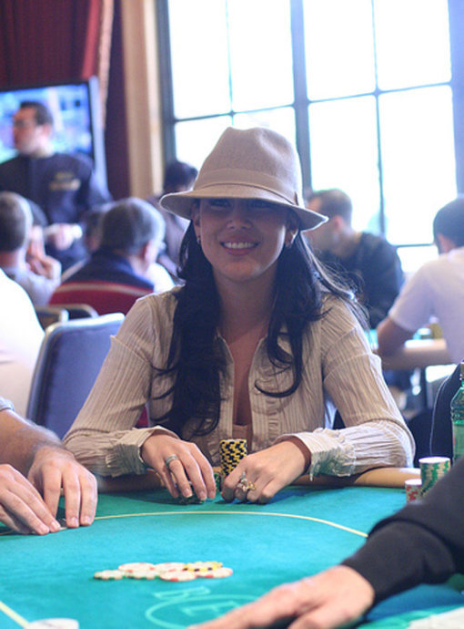 世界各地赌场内的性感美女_高清图集_新浪网