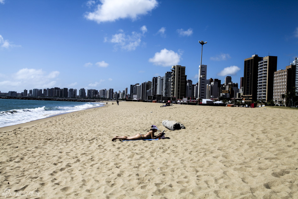 联合会杯之巴西沙滩美女_高清图集_新浪网