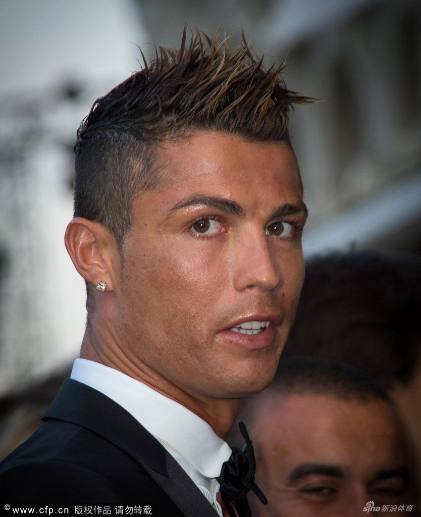 c罗新发型参加晚宴_高清图集_新浪网
