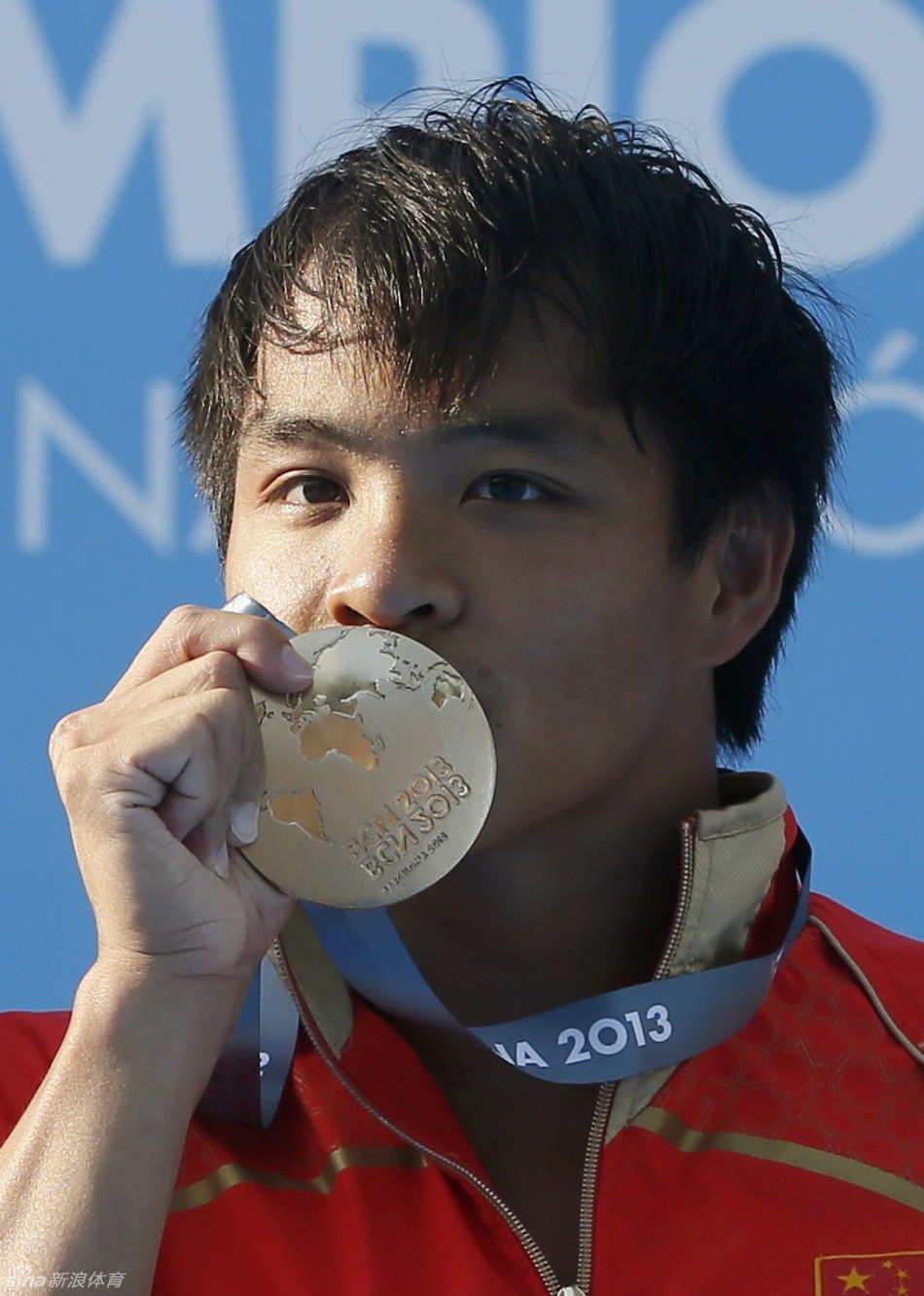 秦凯目睹卡斯蒂略摘铜