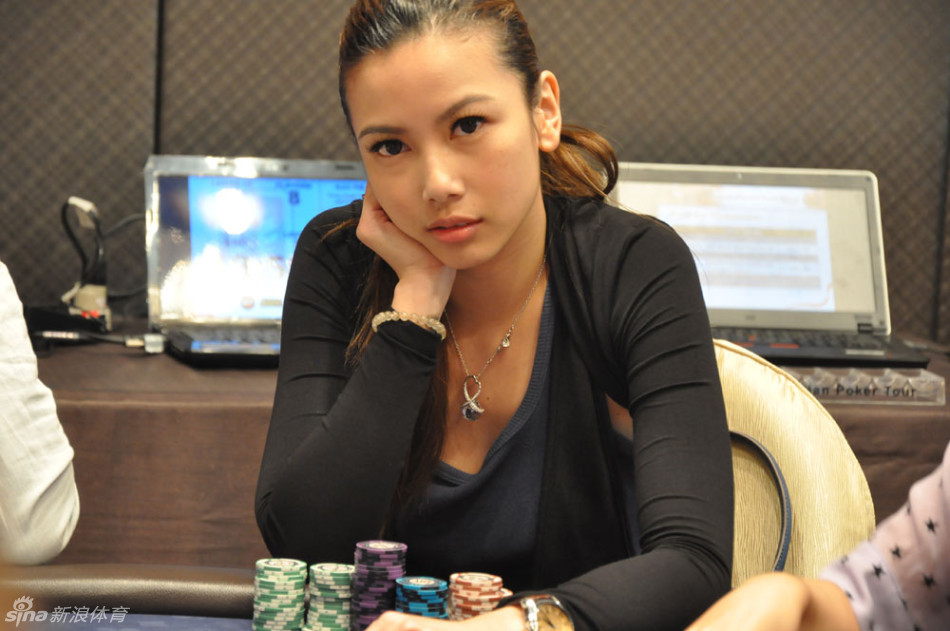 apt澳门站美女扑克手_高清图集_新浪网