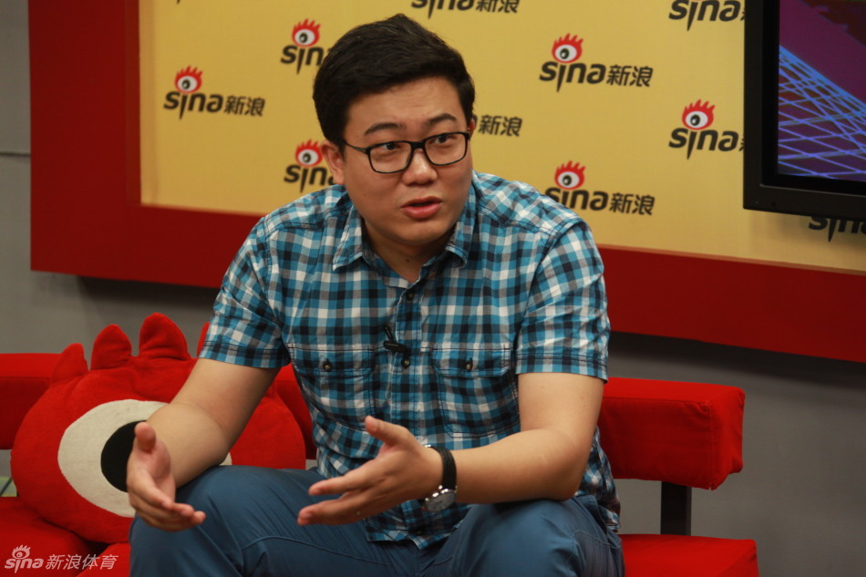 申方剑与徐阳在演播室