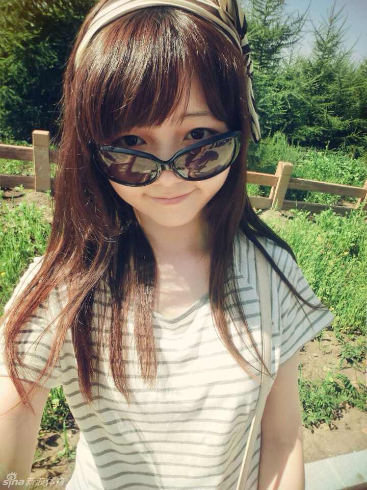 超萌女记者谈彩票公益_高清图集_新浪网