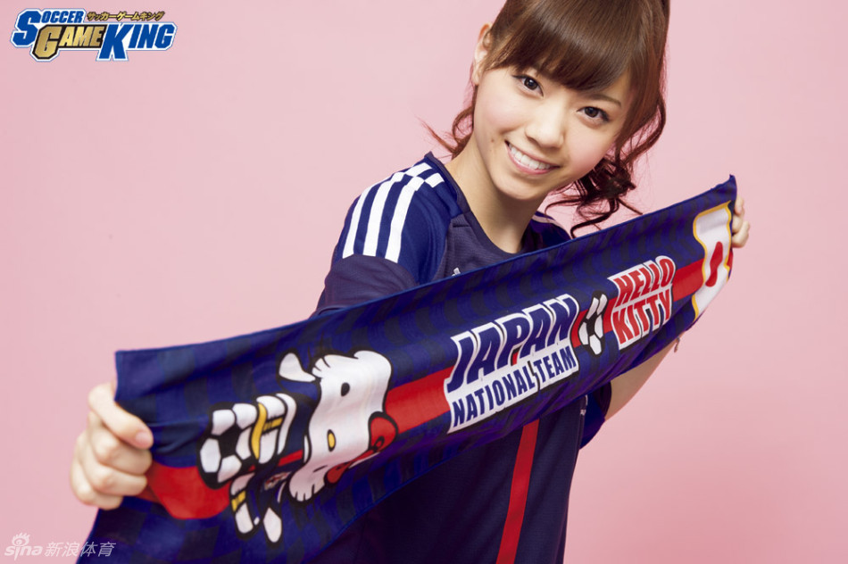 日本足球宝贝甜美写真_高清图集_新浪网