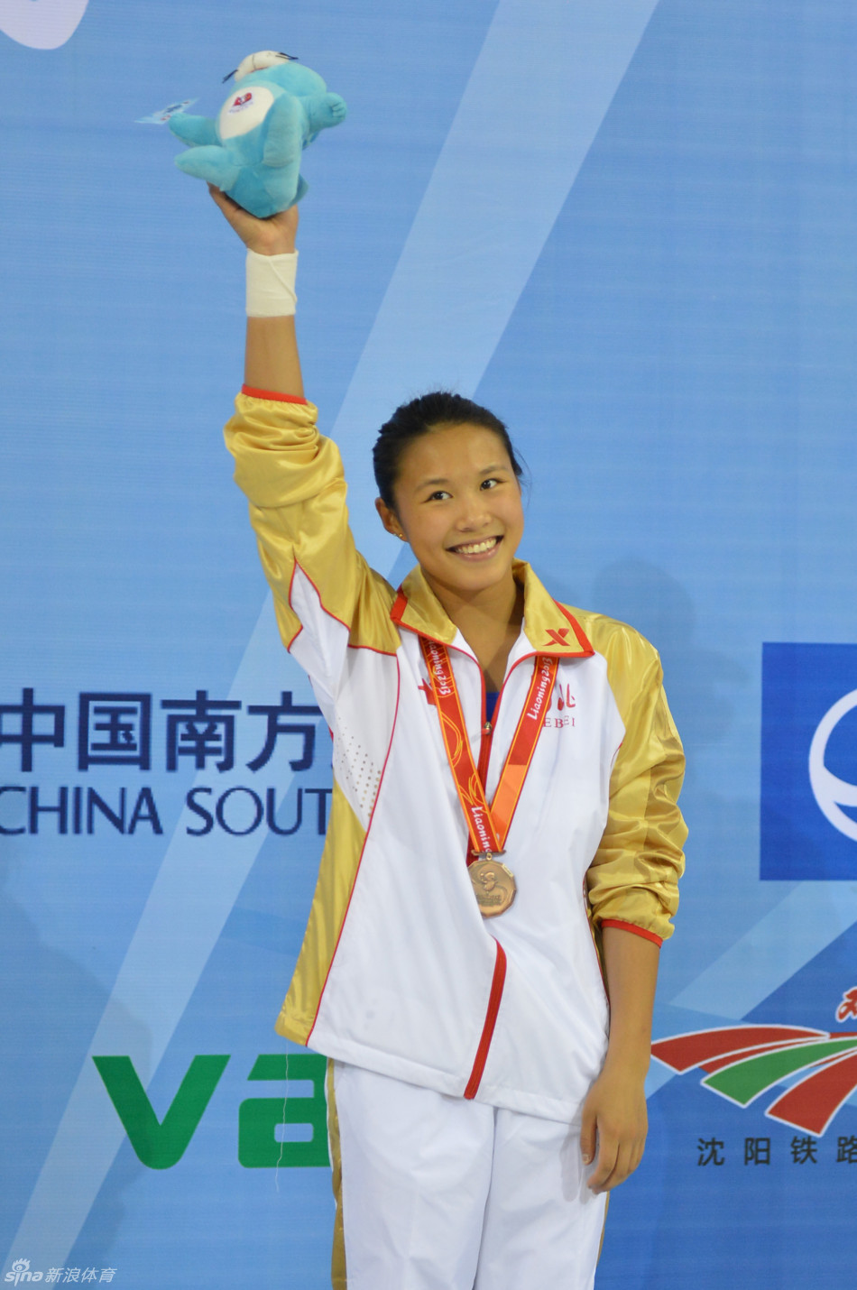 女子3米板何姿问鼎