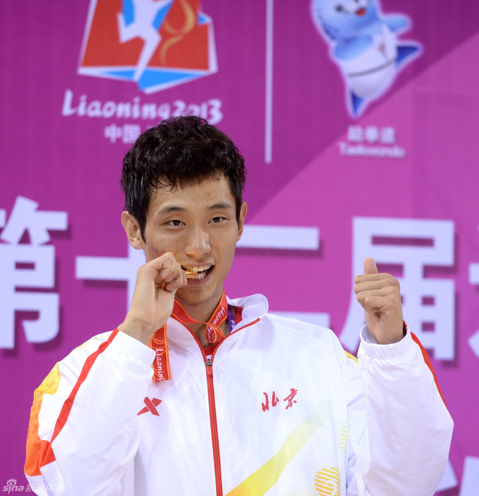 跆拳道男子80公斤级乔森夺冠_高清图集_新浪网