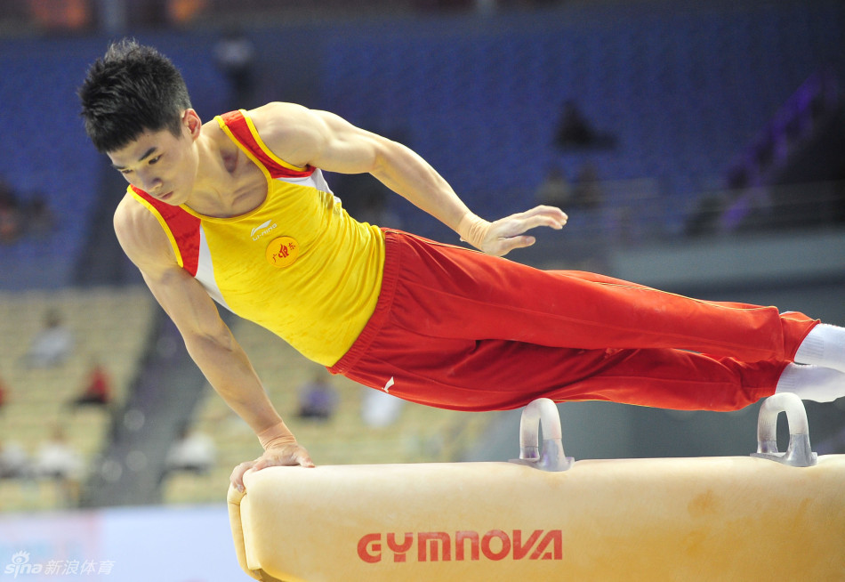 体操男子全能周施雄夺冠_高清图集_新浪网