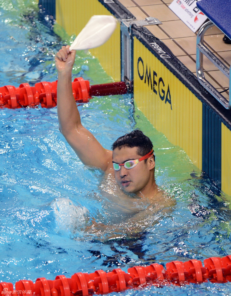 男子200米蝶泳吴鹏夺冠_高清图集_新浪网