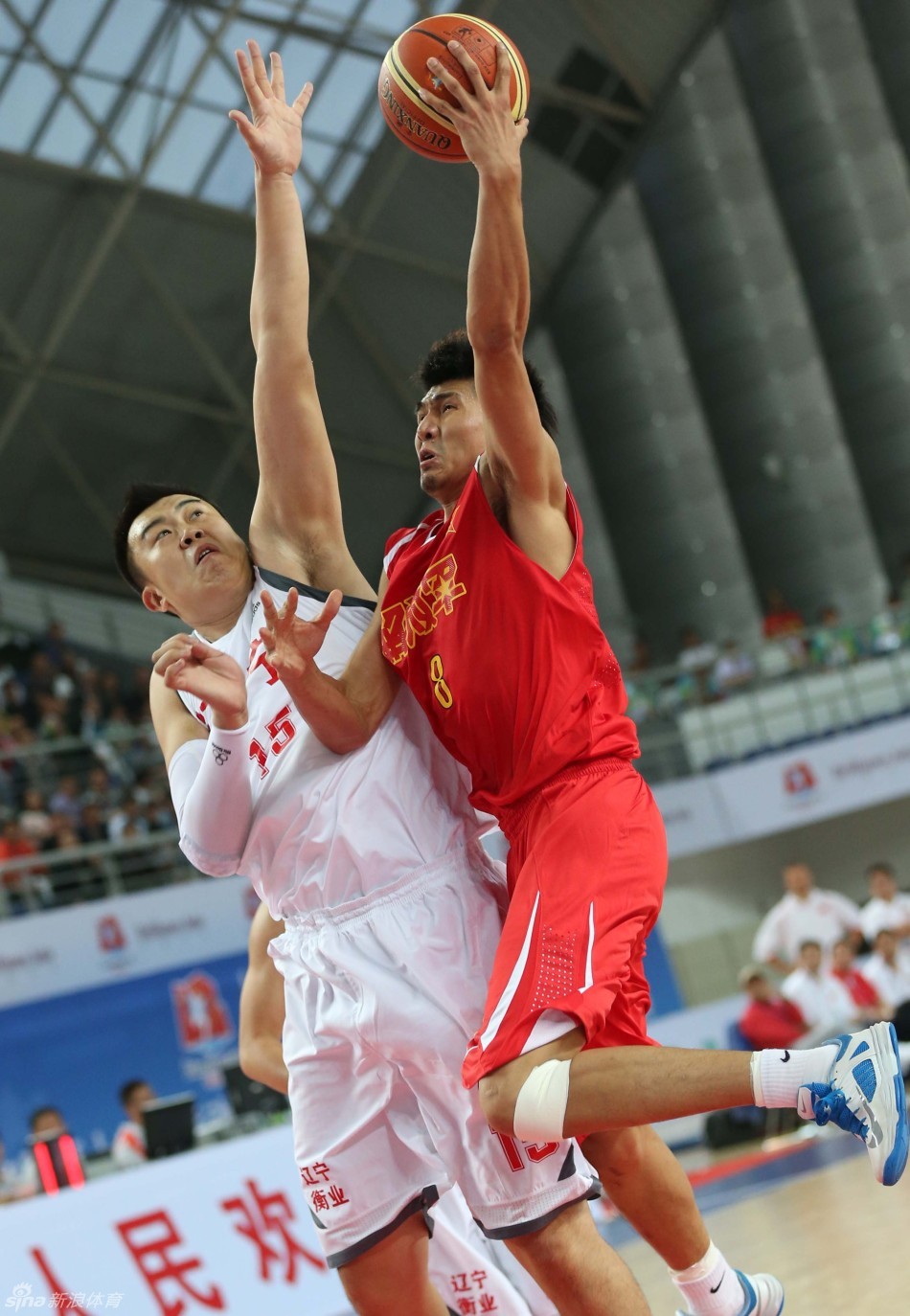 全运会男篮解放军71-81辽宁_高清图集_新浪网