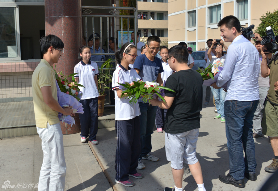 象棋国手走基层活动_高清图集_新浪网
