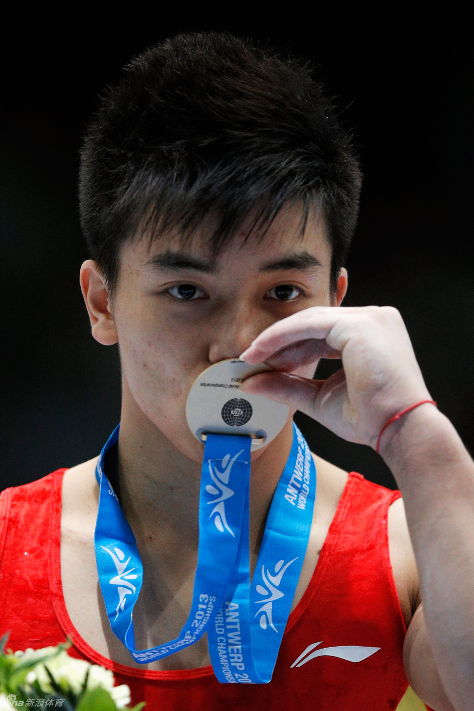 666分,和日本选手内村航平并列冠军,林超攀为中国队赢得第二块金牌.