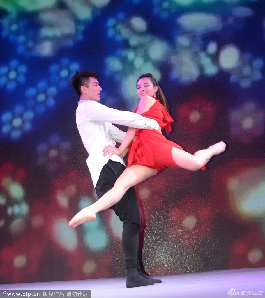 刘璇献舞商演魅力无限_高清图集_新浪网