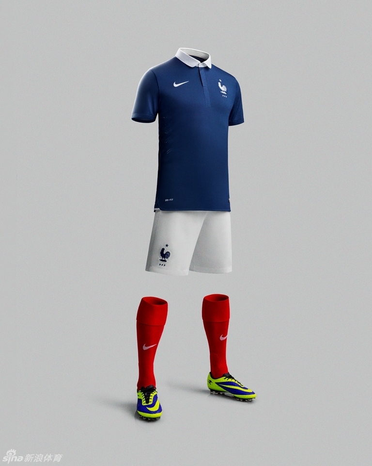 法国队展示2014年球衣装备_高清图集_新浪网