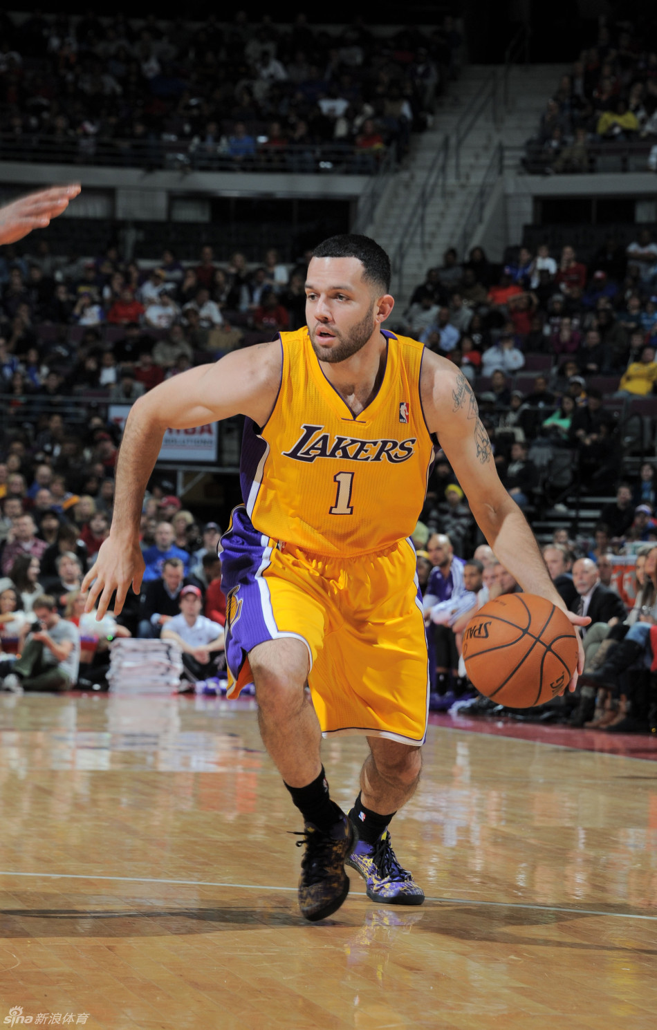 [常规赛]湖人106-102活塞_高清图集_新浪网