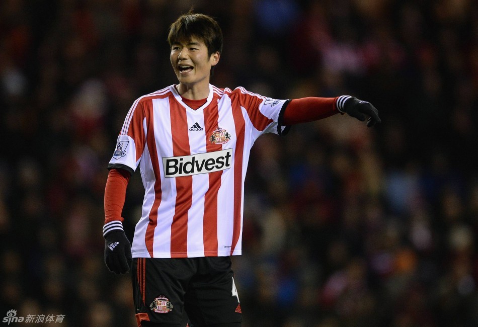 韩国国脚寄诚庸在比赛中