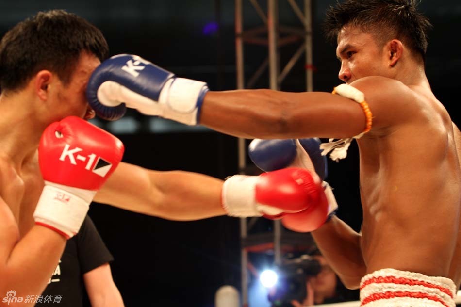 新k-1中国首站张开印再演ko周志鹏惜败播求_高清图集_新浪网