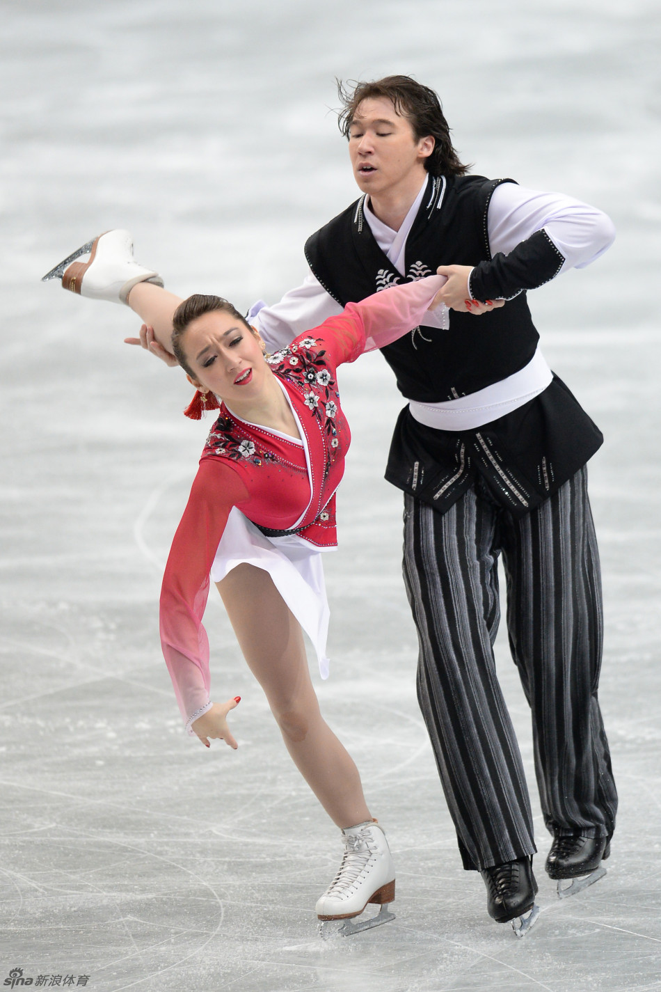 发表了2014年索契冬奥会日本队参赛选手名单:双人滑高桥成美/木原龙一