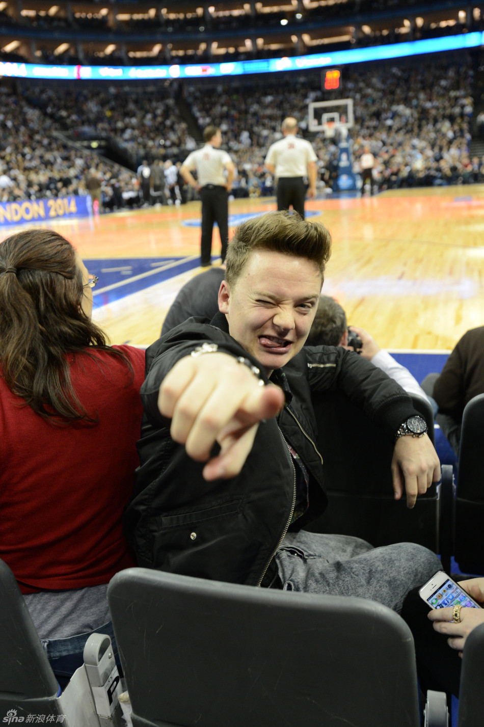 英超众星观战nba伦敦赛_高清图集_新浪网