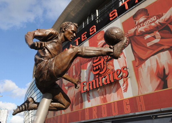 酋长球场博格坎普铜像揭幕_高清图集_新浪网