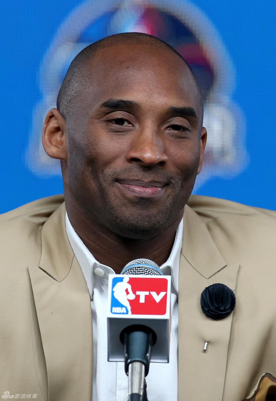 科比现身全明星赛场_高清图集_新浪网