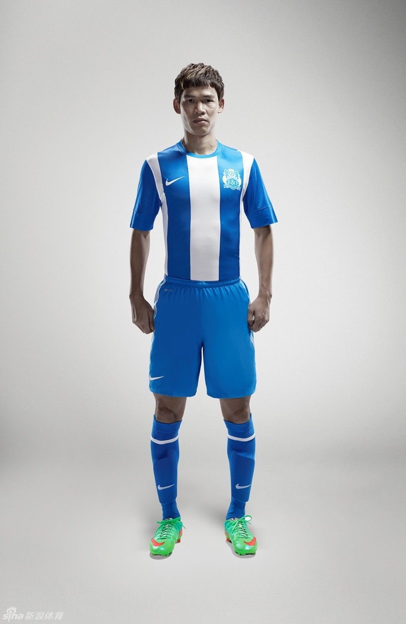 2014赛季中超球衣公布_高清图集_新浪网